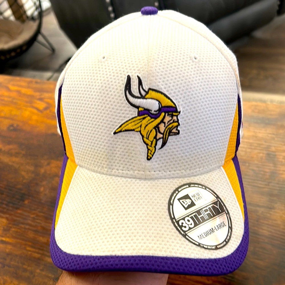 Minnesota Vikings hat, white, medium/large